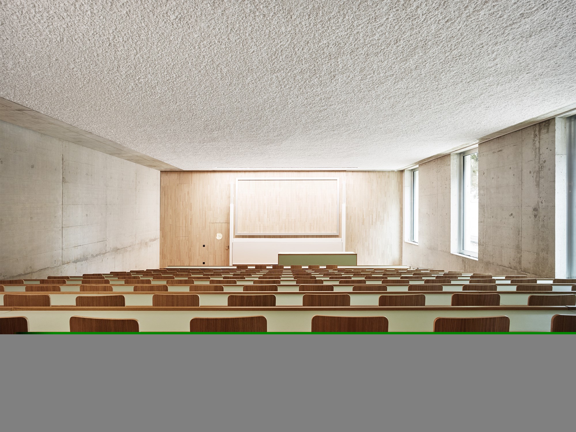 DSBG-Hoersaal-hinten-SZARC.jpg